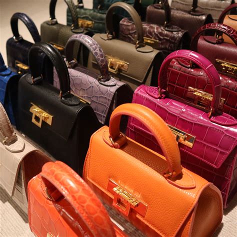 luxury handbag website